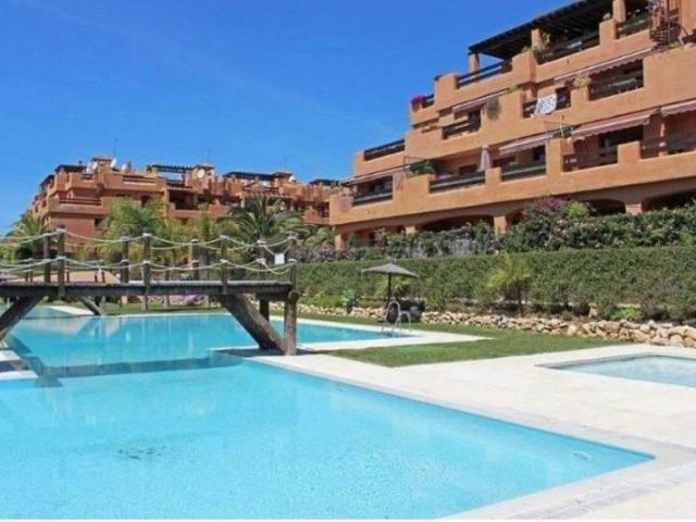 Apartamento en venta en Estepona, Punta Plata