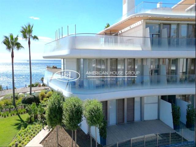 Apartamento en venta en Estepona, Puerto de Estepona. Maravilloso Apartamento en Primera Línea del Mar en Venta en Estepona, Málaga. Apartamentos.