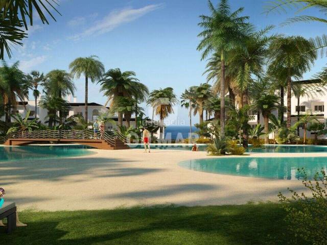 Apartamento en venta en Estepona, Sierra de Estepona Avda. de Andalucía. Apartamento de Obra Nueva en Nueva Milla de Oro en una urbanización protegida por una zona montañosa, en especial por Sierra.