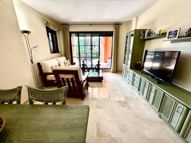 Apartamento en venta en Finestrat, Golf Bahía. Apartamento de lujo en planta baja con jardín privado. Apartamentos.