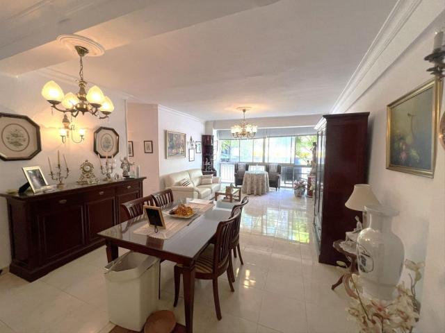 Apartamento en venta en Fuengirola, Centro ciudad. Apartamento en Planta Media de 2 dormitorios en Fuengirola. Apartamentos.