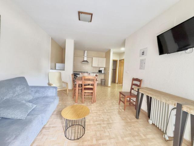 Apartamento en venta en Fuengirola, Centro ciudad. Apartamento en Planta Media de 2 dormitorios en Fuengirola. Apartamentos.
