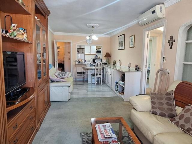 Apartamento en venta en Fuengirola, Centro ciudad. Apartamento en Planta Media de 2 dormitorios en Fuengirola. Apartamentos.
