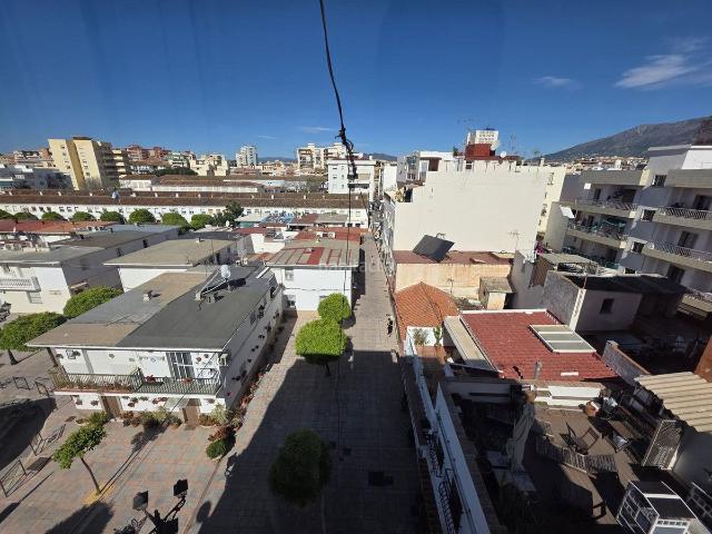 Apartamento en venta en Fuengirola, Centro ciudad. Apartamento en Planta Media de 3 dormitorios en Fuengirola. Apartamentos.