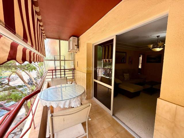 Apartamento en venta en Fuengirola, Centro ciudad. Apartamento en Planta Media de 3 dormitorios en Fuengirola. Apartamentos.