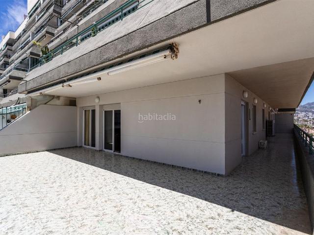 Apartamento en venta en Fuengirola, Centro ciudad. Apartamento en Planta Media de 4 dormitorios en Fuengirola. Apartamentos.