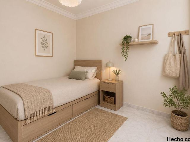 Apartamento en venta en Fuengirola, Centro ciudad. Propiedad con enorme potencial en pleno centro de Fuengirola. Apartamentos.