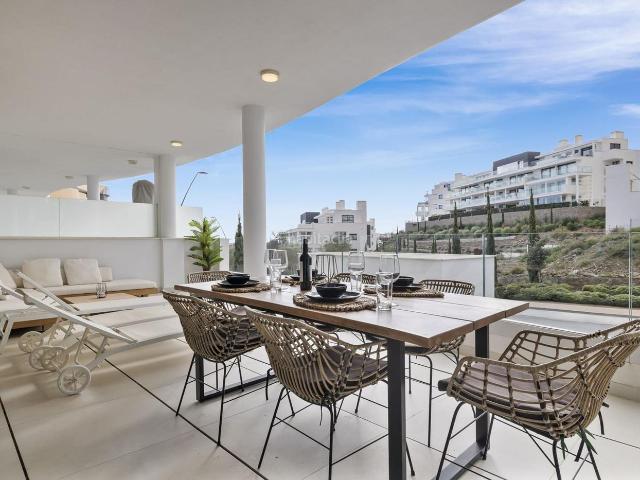 Apartamento en venta en Fuengirola, El Higuerón. Apartamentos.