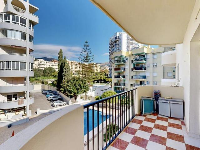 Apartamento en venta en Fuengirola, Las Gaviotas Carvajal. Vivienda ideal para vivir o invertir a pocos minutos de la playa. Apartamentos.