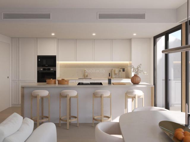 Apartamento en venta en Fuengirola, Las Gaviotas Carvajal. Apartamento de 3 dormitorios y 2 baños a 2 minutos de la playa. Fuengirola. Apartamentos.