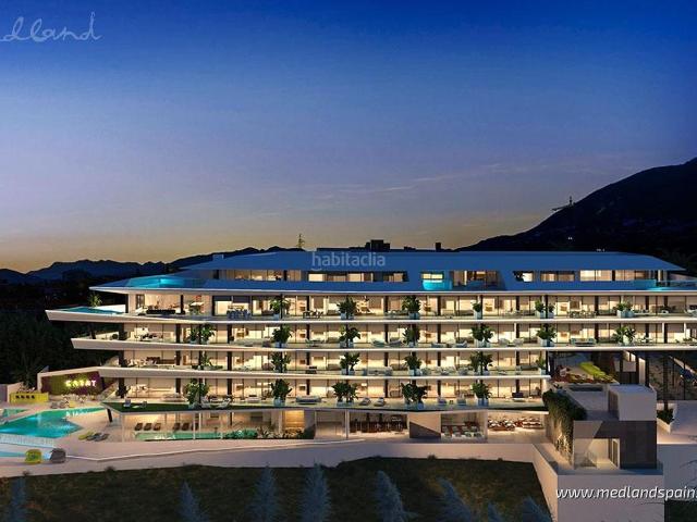 Apartamento en venta en Fuengirola, Las Gaviotas Carvajal. Apartamento en planta baja de 3 dormitorios con vistas al mar en Fuengirola. Apartamentos.
