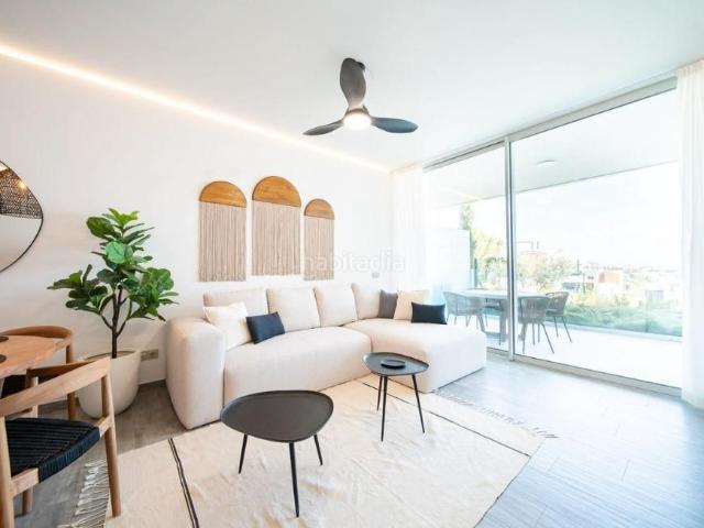 Apartamento en venta en Fuengirola, Las Gaviotas Carvajal. Exclusivo Apartamento Seminuevo a tan solo 200m de la Playa de CarvajalEN Exclusive NearlyNew Apartment Just 200m from Carvajal Be.