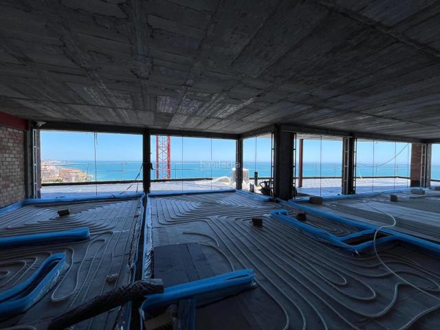 Apartamento en venta en Fuengirola, Las Gaviotas Carvajal. Gran oportunidad en el Higueron. Apartamentos.