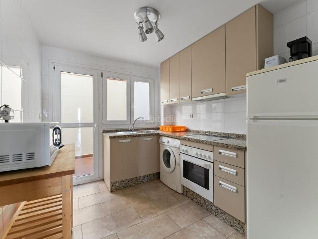 Apartamento en venta en Fuengirola, Las Gaviotas Carvajal. Impresionante apartamento con vistas al mar en primera línea Benalmádena Costa. Apartamentos.