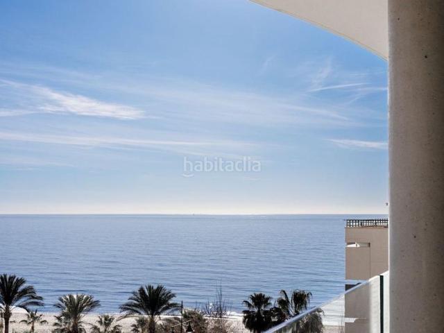 Apartamento en venta en Fuengirola, Las Gaviotas Carvajal. Maravilloso apartamento de 2 dormitorios en una ubicación privilegiada. Segunda línea en Carvajal y vistas parciales al mar. Apartamentos.