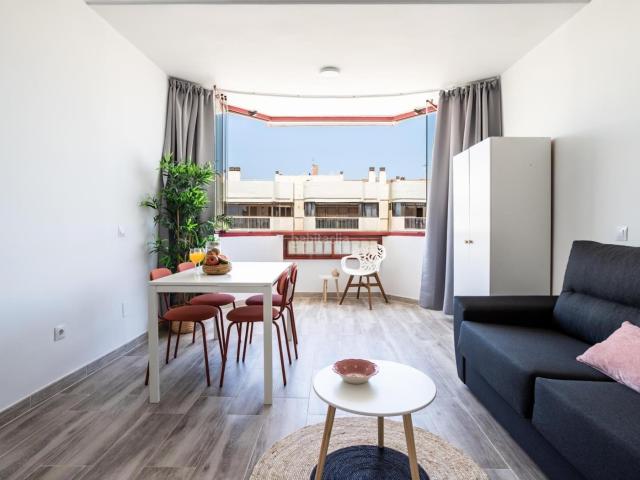 Apartamento en venta en Fuengirola, Puerto Deportivo. Apartamento en venta para uso propio o inversion en hotel de 4 estrellas en Fuengirola. Apartamentos.