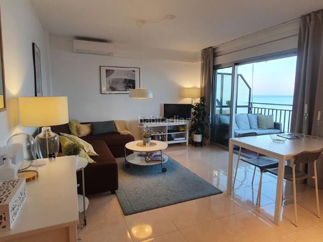 Apartamento en venta en Fuengirola, Puerto Deportivo. Apartamento frente al mar con vistas panorámicas al puerto de Fuengirola. Apartamentos.