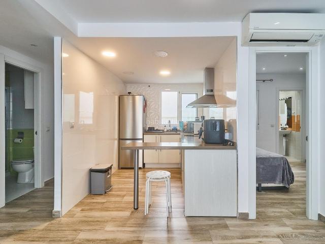 Apartamento en venta en Fuengirola, Puerto Deportivo. Apartamento totalmente reformado de 3 dormitorios y 3 baños muy cerca de la playa. Fuengirola. Apartamentos.