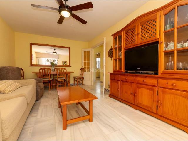 Apartamento en venta en Fuengirola, Puerto Deportivo. Piso a 50 metros de la playa. Apartamentos.