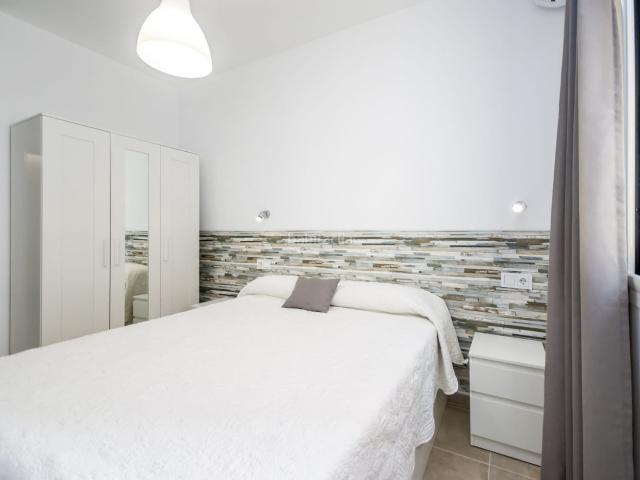 Apartamento en venta en Fuengirola, Playa de los Boliches. Piso 2 Dormitorios los boliches con licencia turística. Apartamentos.