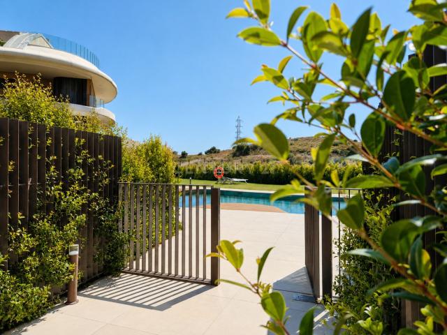 Apartamento en venta en Fuengirola, Torreblanca del Sol. Moderno apartamento de 2 dormitorios en Valley Collection, El Higuerón. Apartamentos.