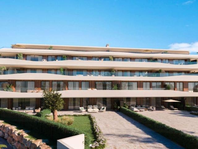 Apartamento en venta en Fuengirola, Torreblanca del Sol. Un Refugio Exclusivo con Vistas Panorámicas al Mar y Amenidades de Lujo. Apartamentos.