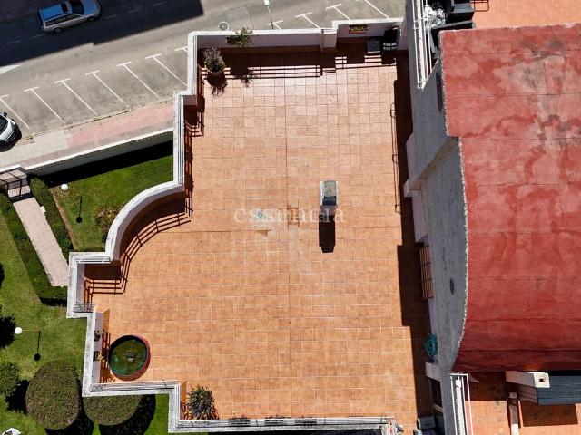 Apartamento en venta en Gandia, Playa de Gandía. ÁTICO DÚPLEX ESPECTACULAR CON GRAN TERRAZA DE APROX. 100 M2 Y VISTAS AL MAR EN PLAYA DE GANDÍA. Apartamentos.