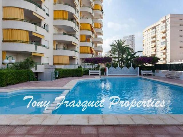 Apartamento en venta en Gandia, Playa de Gandía. APARTAMENTO CON PISCINA. Apartamentos.