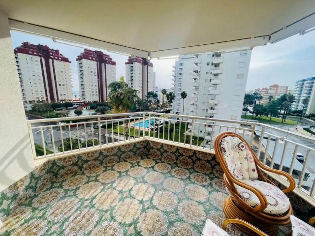 Apartamento en venta en Gandia, Playa de Gandía. Apartamento de 3 dormitorios con vistas al mar en playa de Gandía. Apartamentos.