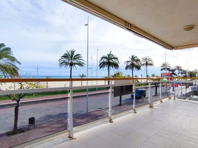 Apartamento en venta en Gandia, Playa de Gandía. SE VENDE APARTAMENTO EN PRIMERA LINEA DE LA PLAYA DE GANDIA VALENCIA. Apartamentos.