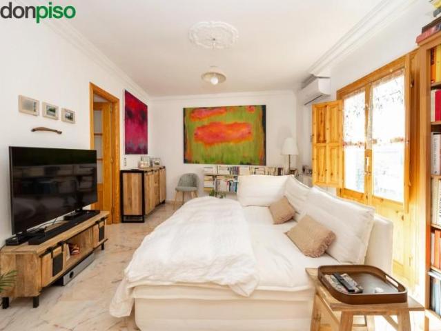 Apartamento en venta en Granada, Acera Del Darro