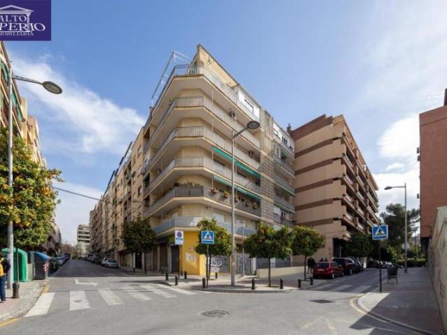 Apartamento en venta en Granada, Constitucion