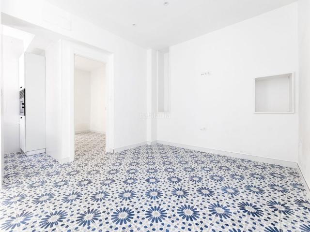 Apartamento en venta en Granada, San Matías Realejo. SE VENDE APARTAMENTO DE 9 HABITACIONES CON 8 BAÑOS PAR INVERSION EN GRANADA CENTRO. Apartamentos.