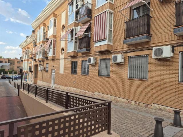 Apartamento en venta en Griñón. INMUEBLE ALQUILADO. Apartamentos.