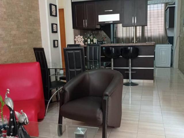 Apartamento en Venta en Guacara Carabobo 87 m2. 3 hab