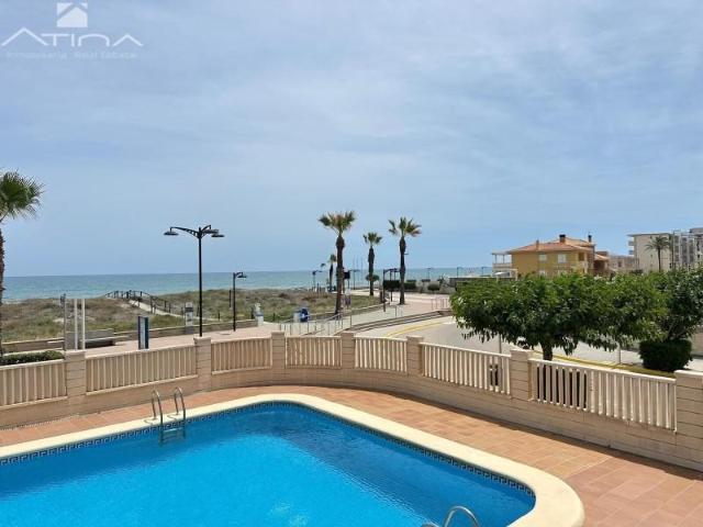 Apartamento en venta en Guardamar de la Safor, 1ª linea