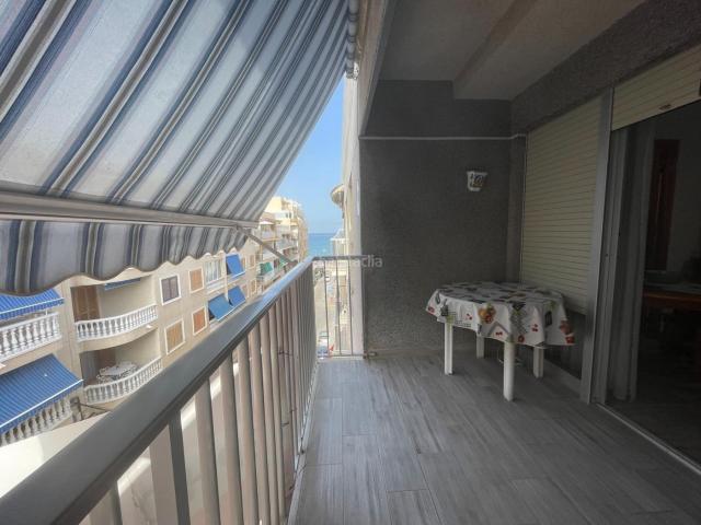 Apartamento en venta en Guardamar del Segura, Guardamar Playa. Amplio apartamento de 3 dormitorios con terraza y vistas al mar en Guardamar. Apartamentos Guardamar del.