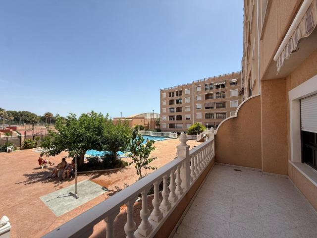 Apartamento en venta en Guardamar del Segura, Guardamar Playa. APARTAMENTO CON PISCINA A MENOS DE 50 METROS DE LA PLAYA EN GUARDAMAR DEL SEGURA, ALICANTE, COSTA BLANCA!. Apartamentos Guardamar del.