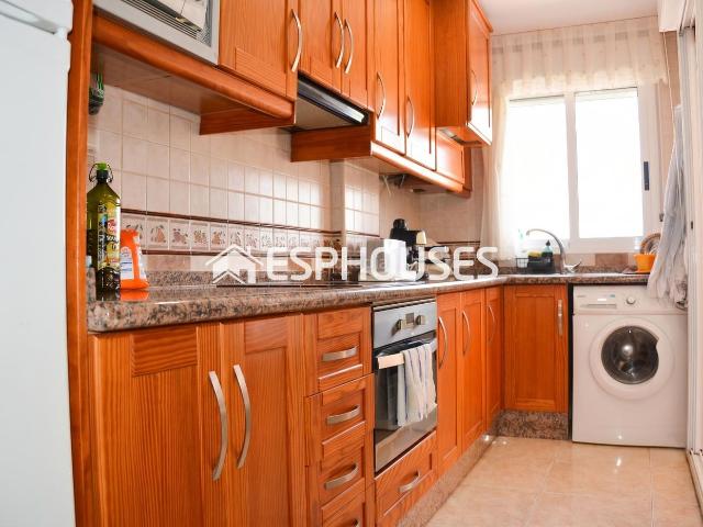 Apartamento en venta en Guardamar del Segura, Las Viñas. Imbatible piso céntrico en Guardamar del Segura con garaje A 200m de la playa!. Apartamentos Guardamar del.