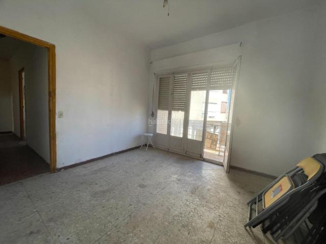 Apartamento en venta en Guardamar del Segura, Pueblo. Amplio apartamento a reformar de 190m2 en el centro de Guardamar del Segura. Apartamentos Guardamar del.