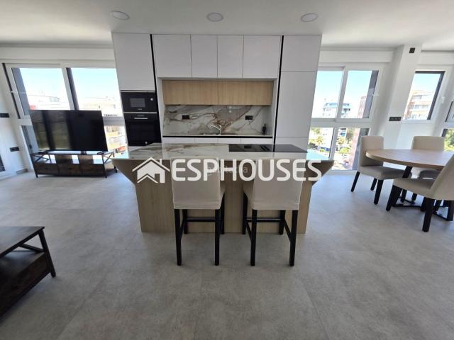 Apartamento en venta en Guardamar del Segura, Puerto Deportivo. Apartamento a estrenar en Guardamar del Segura con vistas al mar. Apartamentos Guardamar del.