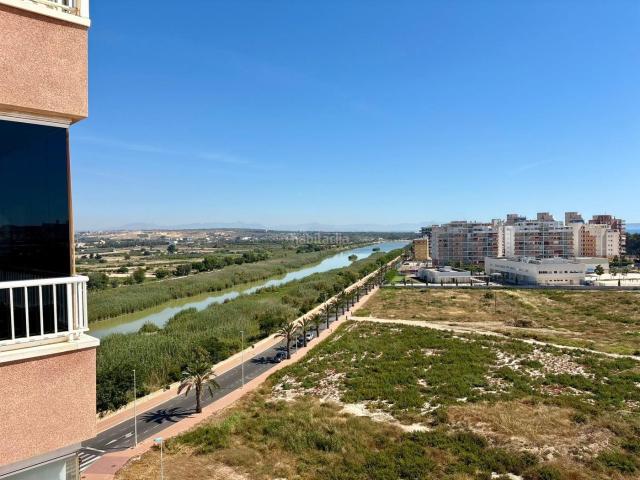 Apartamento en venta en Guardamar del Segura, Puerto Deportivo. APARTAMENTO EN ZONA SUB7 CON TERRAZA ACRISTALADA, PISCINA Y PISTA DE TENIS EN GUARDAMAR DEL SEGURA,ALICANTE, COSTA BLANCA. Apartamentos.