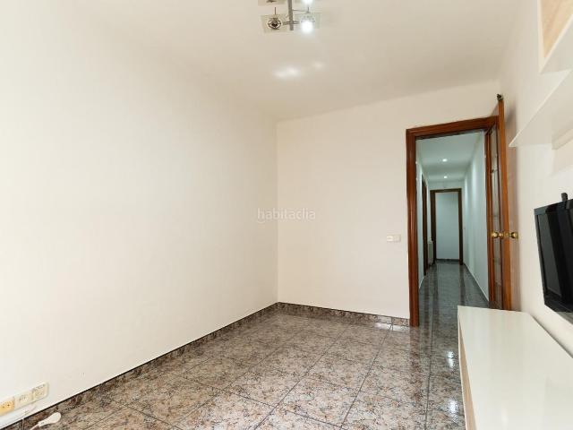 Apartamento en venta en Hospitalet de Llobregat L´, Collblanc. Mercado Collblanc. Apartamentos Hospitalet de Llobregat.