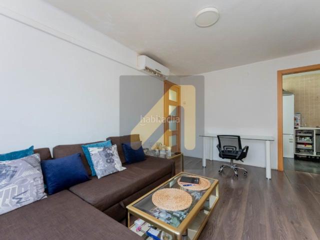 Apartamento en venta en Hospitalet de Llobregat L´, Pubilla Cases. Totalmente Exterior con 4 Habitaciones. Apartamentos Hospitalet de Llobregat.
