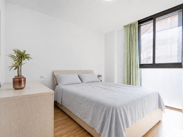 Apartamento en venta en Igualada, Llevant. Exclusiu pis seminou zona Passeig Verdaguer amb pàrquing i traster inclosos. Apartamentos.