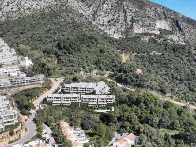 Apartamento en venta en Istán. A menos de 10 minutos de la milla de oro! con increibles vistas al mar y al lago. Apartamentos.