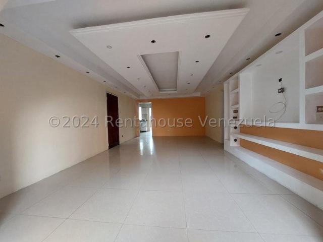 Apartamento en Venta en La Urbina, Caracas