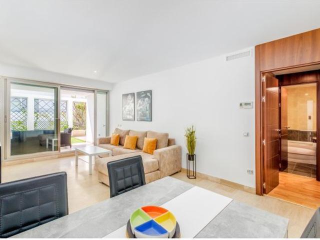 Apartamento en venta en La Cala de Mijas con jardín privado y licencia vacacional