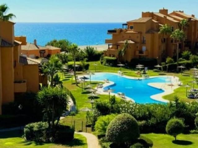 Apartamento en venta en La Duquesa / Puerto de la Duquesa, Málaga Costa del Sol