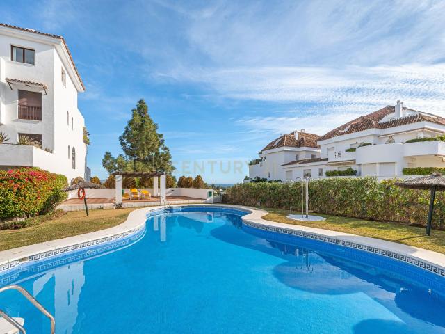 Apartamento en Venta en La Milla de Oro de Marbella!